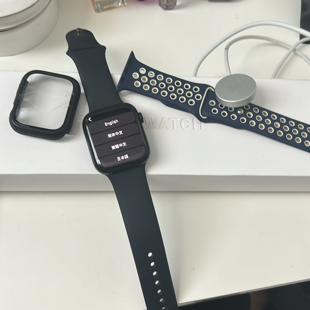 Apple Watch ⌚️ series 7 - Picture 3 of 4